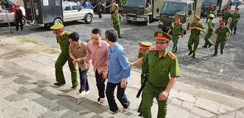 Xử đại án ngân hàng VNCB, tòa triệu tập hơn 200 người liên quan - ảnh 3