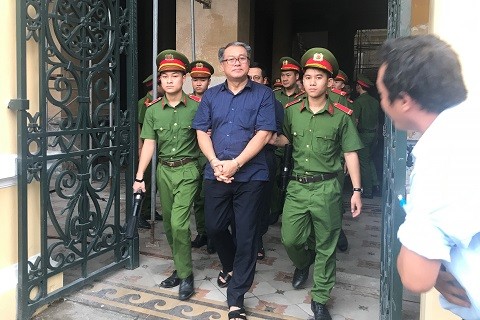 Cựu lãnh đạo Ngân hàng Xây dựng đổ thừa cho bà Hứa Thị Phấn - ảnh 1