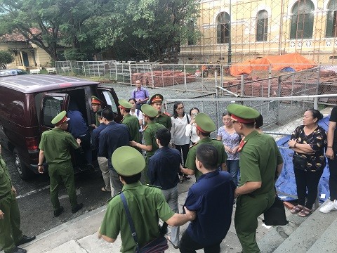 Cựu lãnh đạo Ngân hàng Xây dựng đổ thừa cho bà Hứa Thị Phấn - ảnh 3