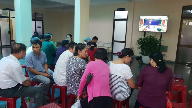 Người dân Thủ Thiêm phấn khởi đến gặp Chủ tịch UBND TPHCM