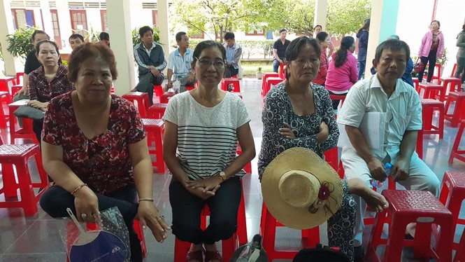 Người dân Thủ Thiêm phấn khởi đến gặp Chủ tịch UBND TPHCM