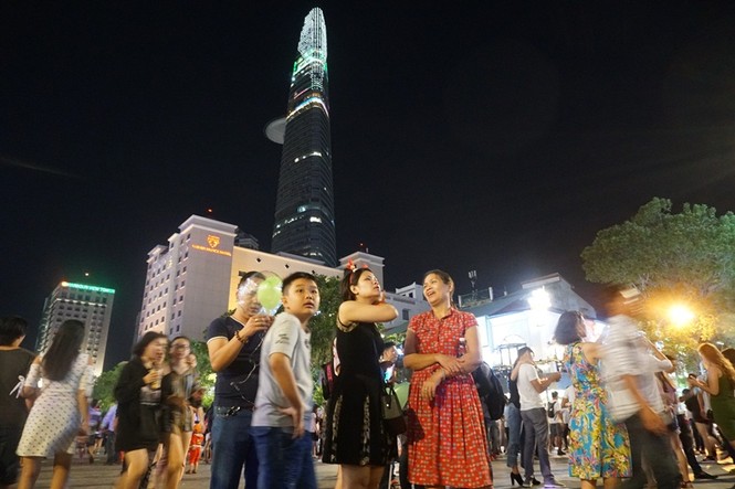 Noel, Sài Gòn, trung tâm thương mại, KẸT XE - ảnh 10