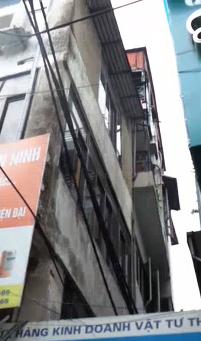 Hà Nội: Hóa vàng mã, 'cô hồn', thiêu cháy nhà 4 tầng - ảnh 1