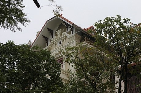 Những lâu đài nguy nga, phủ vàng của đại gia Hà Nội - ảnh 3