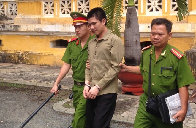 Tử tù sợ bị tiêm thuốc độc khai thêm đồng bọn - ảnh 1