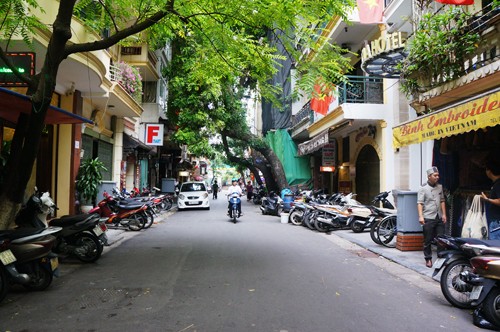 Những con phố thơm mùi cà phê ở Hà Nội - ảnh 4