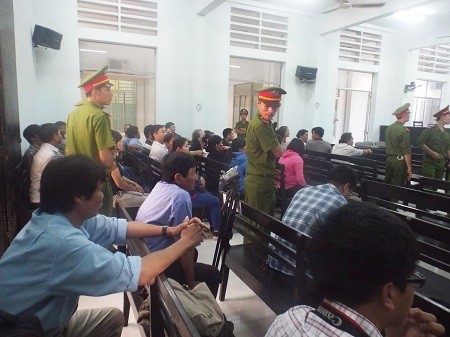 ẢNH: Dương Chí Dũng trong phiên xử vụ tham ô tại Khánh Hòa - ảnh 10