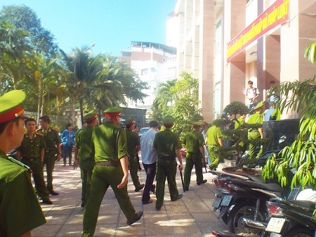 ẢNH: Dương Chí Dũng trong phiên xử vụ tham ô tại Khánh Hòa - ảnh 7