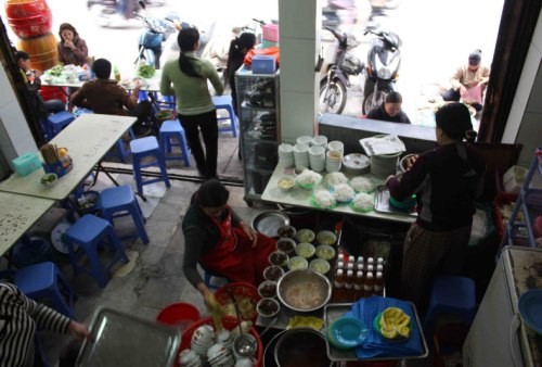4 hàng bún chả lâu đời ở Hà Nội - ảnh 1