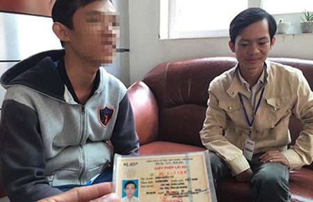 Hai sinh viên giả danh tống tiền CSGT - ảnh 1