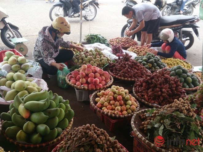 Người dân sợ 'hàng Tàu', hoa quả Thái Lan tràn ngập Hà Nội - ảnh 2