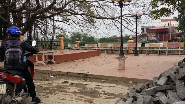 Ngăn gã thanh niên dùng dao đe dọa nhóm trẻ, 1 người bị đâm chết - ảnh 1
