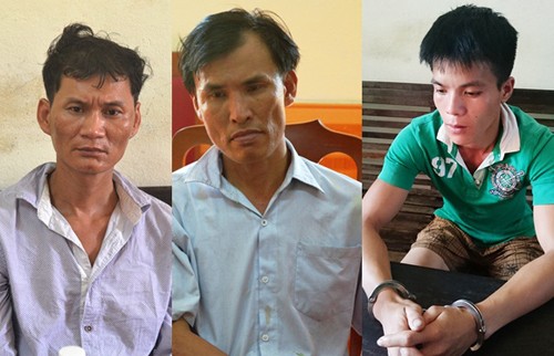 20 cảnh sát quật ngã 2 kẻ buôn ma tuý trong quán vỉa hè - ảnh 1