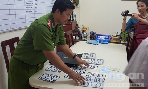 Triệt phá băng tiêu thụ xe gian cực lớn giữa Sài Gòn - ảnh 2