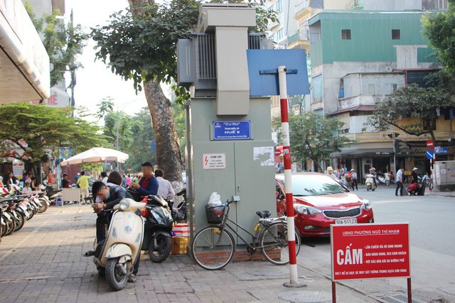 Nguy hiểm rình rập từ những bốt điện trên phố Hà Nội - ảnh 3
