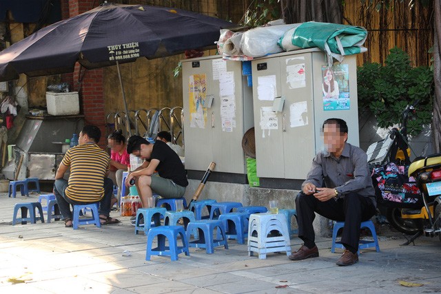 Nguy hiểm rình rập từ những bốt điện trên phố Hà Nội - ảnh 4