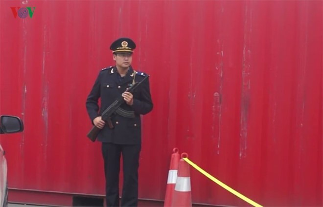 Cận cảnh container lá Khat độc gấp 500 lần ma túy - ảnh 2