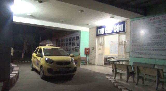 Tài xế taxi bị cướp đâm, cố lái xe về bệnh viện trước khi hôn mê sâu - ảnh 1