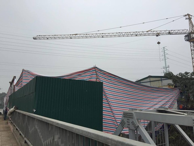 Nhiều người thương vong trong vụ sập giàn giáo ở Hà Nội - ảnh 1