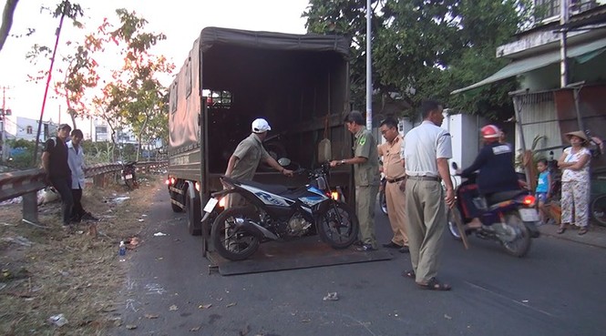 Nam thanh niên tử vong cạnh xe máy với vết cắt ở cổ - ảnh 2