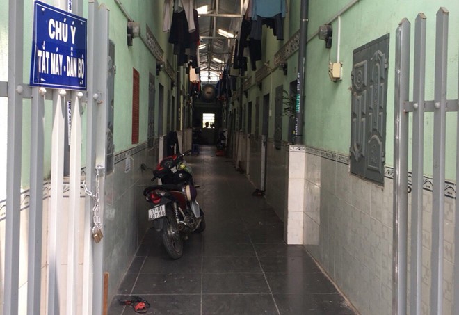 Thi thể cô gái lõa thể trong phòng trọ khóa cửa - ảnh 1