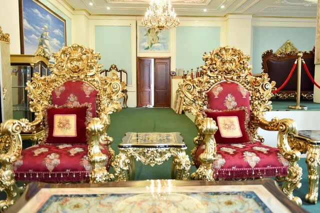 Bộ bàn ghế dát vàng 'độc nhất vô nhị', 30 thợ kỳ công chế tác - ảnh 2