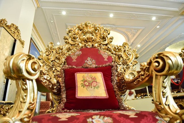 Bộ bàn ghế dát vàng 'độc nhất vô nhị', 30 thợ kỳ công chế tác - ảnh 6