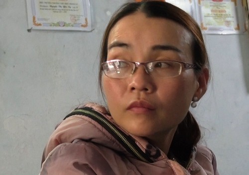 Cô gái trộm nhiều tiệm vàng bị bắt từ màu sơn móng tay - ảnh 1
