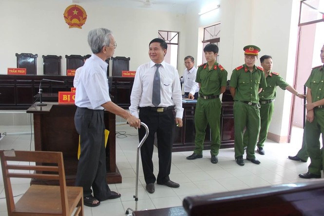Báo cáo khẩn vụ cụ ông dâm ô nhiều trẻ nhỏ được hưởng án treo - ảnh 3