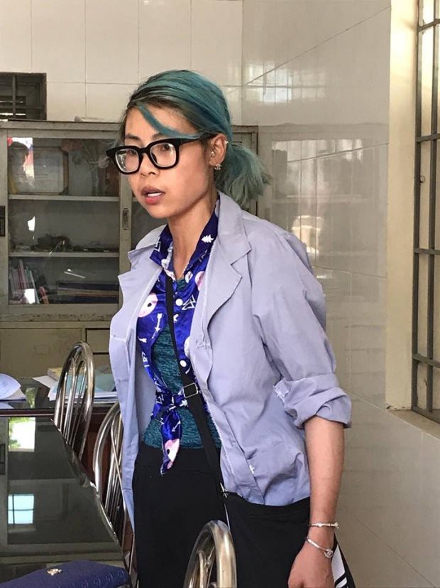Hotgirl Bella cùng con trai được đưa vào bệnh viện tâm thần - ảnh 1