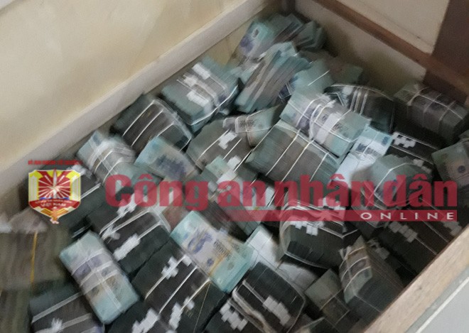 Cận cảnh 'kho tiền' khổng lồ thu được trong đường dây đánh bạc ngàn tỷ - ảnh 12