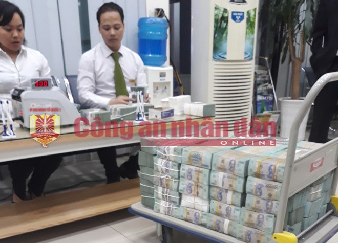 Cận cảnh 'kho tiền' khổng lồ thu được trong đường dây đánh bạc ngàn tỷ - ảnh 5