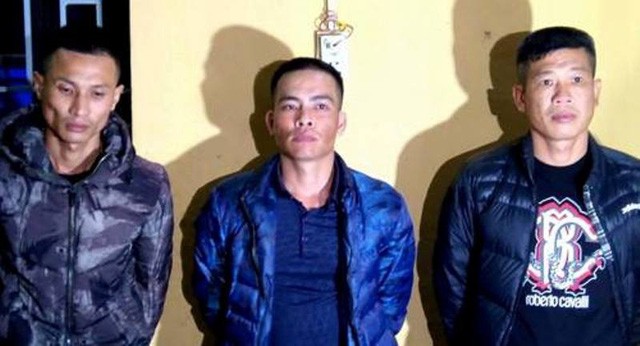 Cấm đi khỏi nơi cư trú 3 đối tượng hành hung nữ nhân viên hàng không - ảnh 1