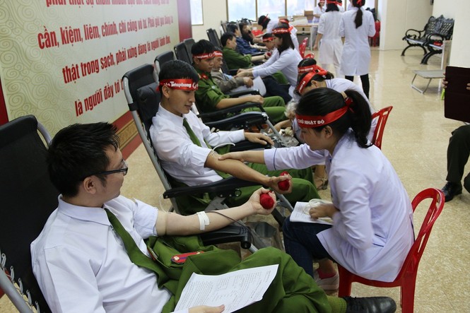 Nô nức ngày hội Chủ nhật Đỏ tại Hà Tĩnh - ảnh 3