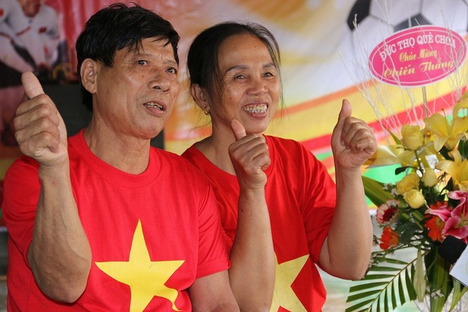 Hà Tĩnh tặng bằng khen cho trung vệ U23 Bùi Tiến Dũng - ảnh 2