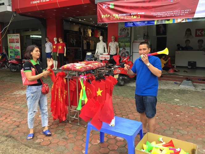 Thành Sen nhuộm sắc đỏ trước trận bán kết Việt Nam - Hàn Quốc - ảnh 4