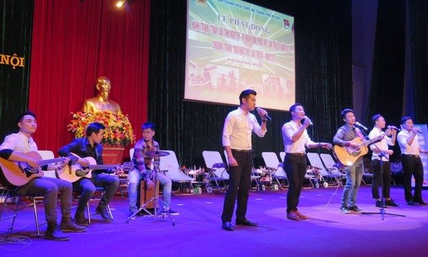 Hàng trăm cán bộ, chiến sĩ công an Hà Nội hiến máu tình nguyện - ảnh 9