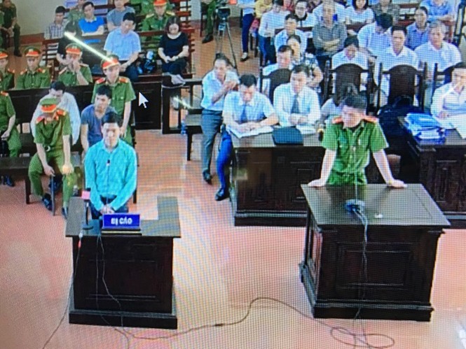 Điều tra viên vụ chạy thận ở Hòa Bình: Khai giống nhau là ngẫu nhiên - ảnh 1