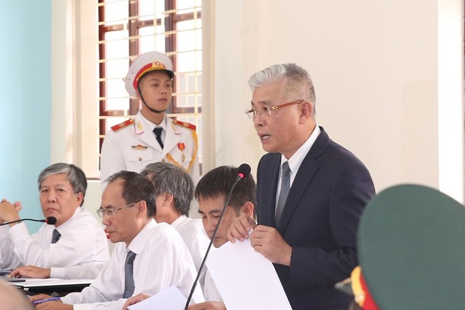 'Út trọc' phủ nhận cho 'đối tượng xã hội' mượn xe công - ảnh 1