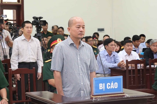 'Út trọc' phủ nhận cho 'đối tượng xã hội' mượn xe công - ảnh 2
