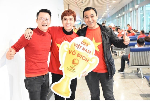 Sao Việt tập nập lên đường đi Thường Châu để ủng hộ U23 Việt Nam - ảnh 1