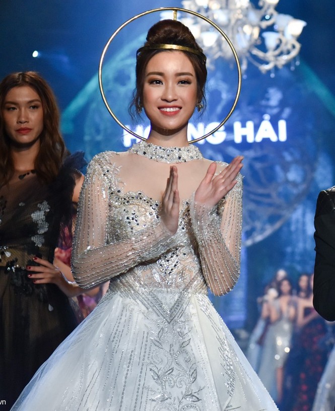 Hoa hậu Đỗ Mỹ Linh sẽ trình diễn thời trang cùng Hoa hậu Hoàn vũ Riyo Mori - ảnh 2