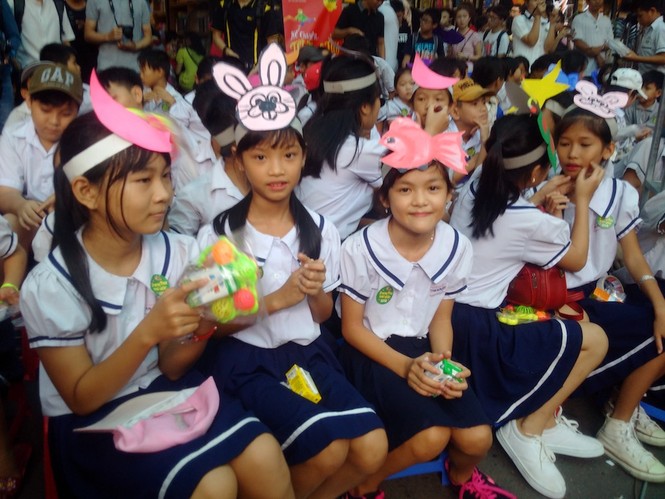 Hơn 800 trẻ Mái ấm, Nhà Tình thương vui chơi Trung thu tại Đường sách - ảnh 5