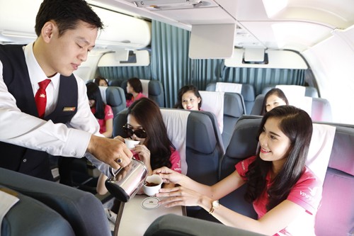 Hình ảnh chuyến bay đưa thí sinh Hoa hậu đến Phú Quốc - ảnh 10