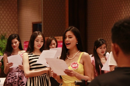Thí sinh hoa hậu hát về biển đảo quê hương - ảnh 6