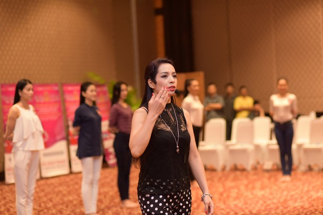 Hình ảnh buổi đầu thí sinh luyện catwalk - ảnh 4