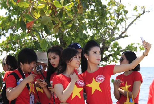 Thí sinh hoa hậu nhí nhảnh selfie - ảnh 5