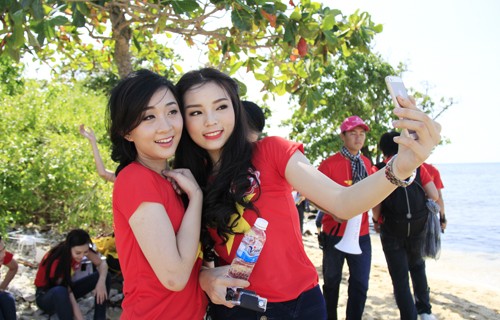Thí sinh hoa hậu nhí nhảnh selfie - ảnh 7