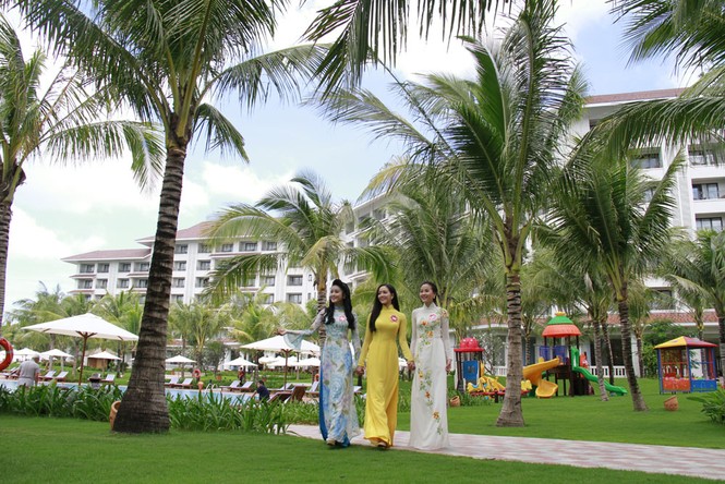 Thí sinh hoa hậu duyên dáng áo dài - ảnh 8