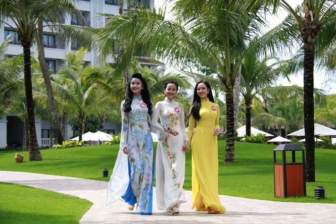 Thí sinh hoa hậu duyên dáng áo dài - ảnh 11